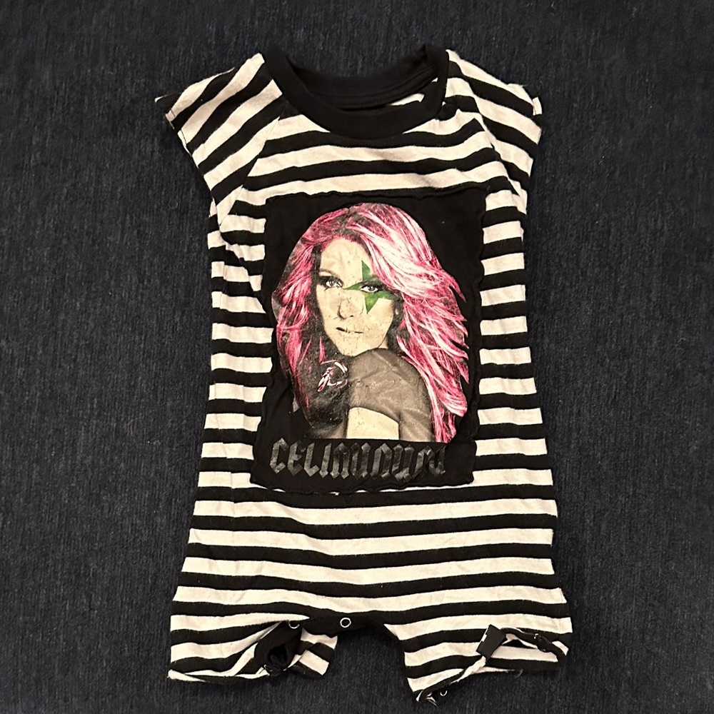 nununu Black and White Striped Kids Bodysuit with Celine Dion Graphic 6-12 month